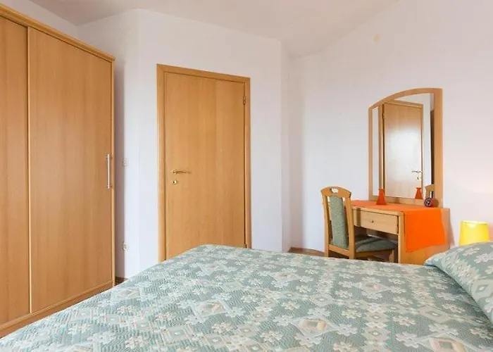 Apartment Marija F2 *